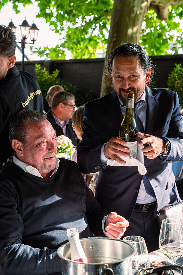 Gäste beim Sommerfest im Reef and Beef in NRW